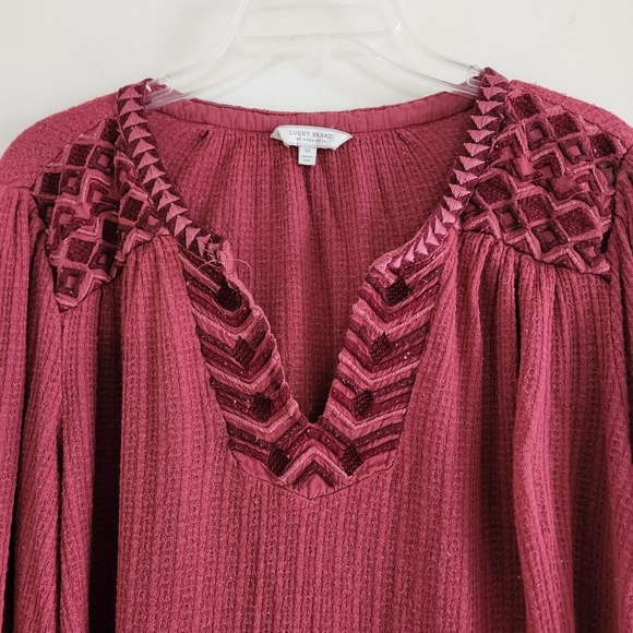 Lucky Brand Embroidered Bell Cuff Sleeve Waffle Knit Top Size 1X - Picture 10 of 12
